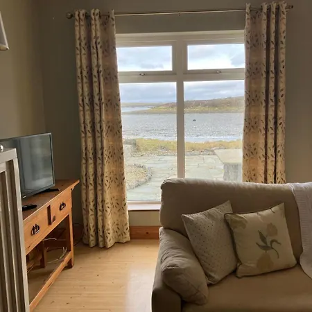 Cozy Waterside Retreat * Ballyvaughan
