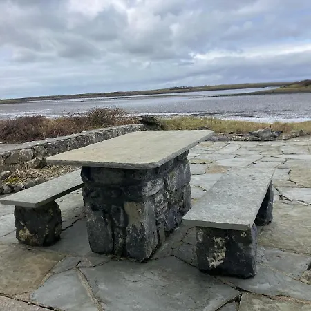 Cozy Waterside Retreat Dom wakacyjny Ballyvaughan
